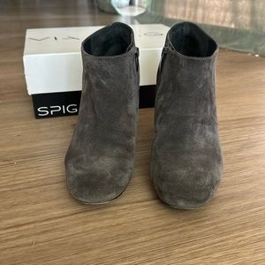 Via Spiga Silvie Grey Suede Covered Block Heel Booties inside Zip. GUC size 9M